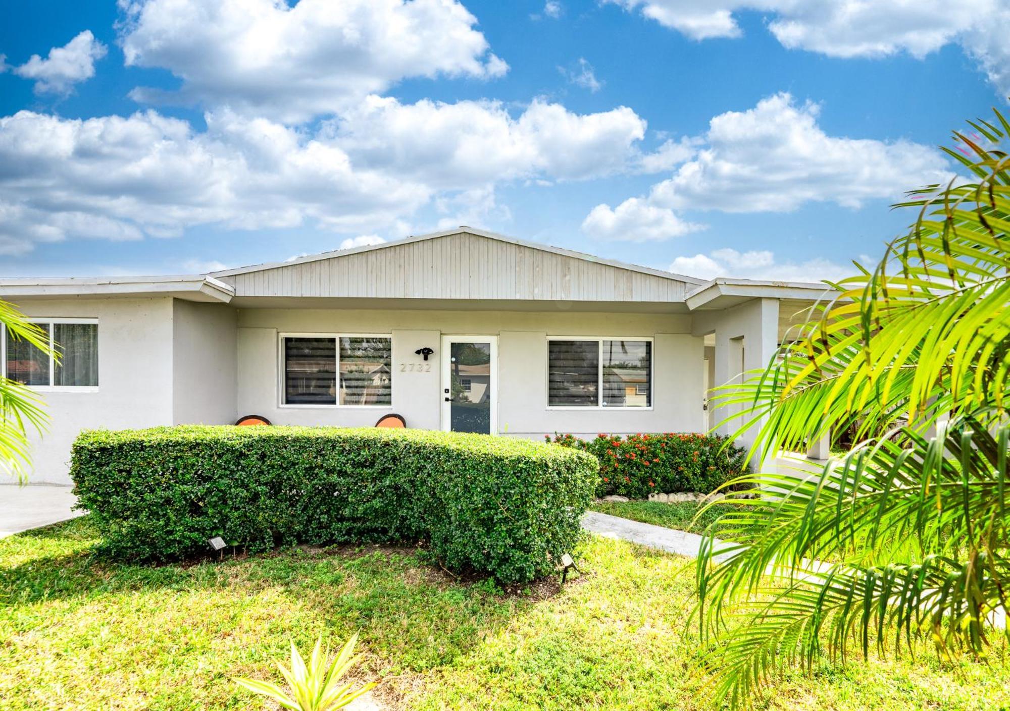 Home With A Pool Close To Beach And Fll Airport Pool Heated October- March フォート・ローダーデール エクステリア 写真